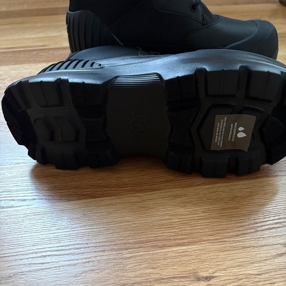 UGG Women’s Neumel X Boot - Picture 10 of 13